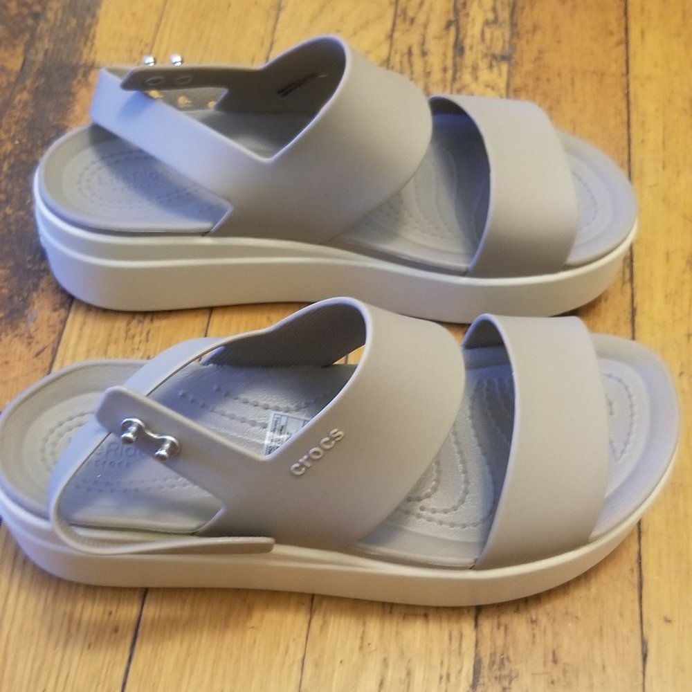 Brand New Crocs NWOT Brooklyn Low Wedge
